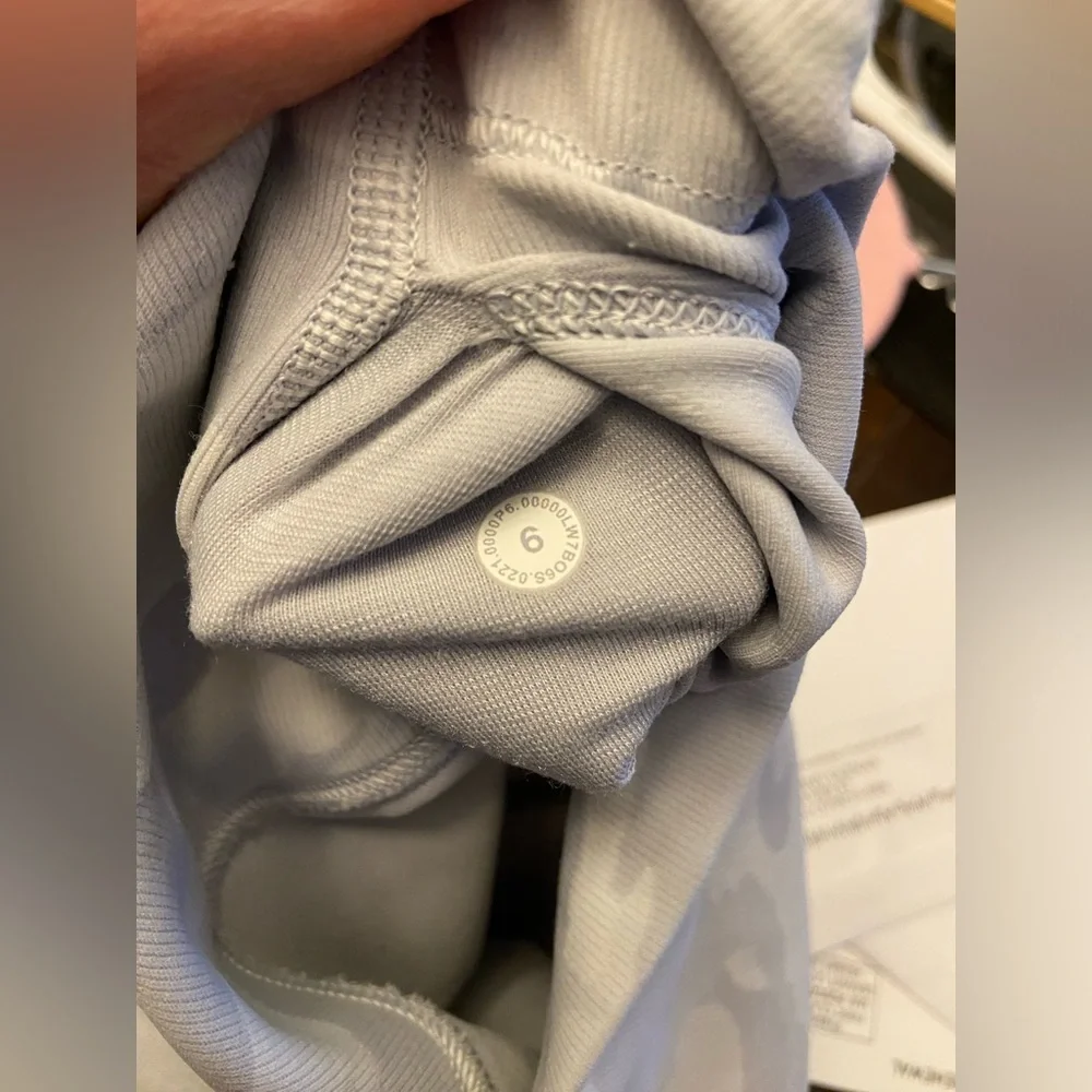 Lululemon wounder under shorts